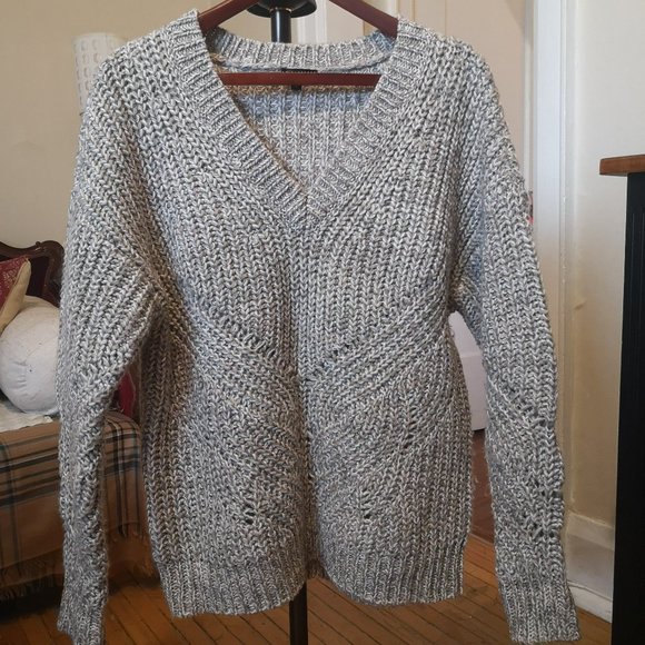 Dynamite long sleeve v-neck knit oversize pullover sweater - Picture 1 of 11